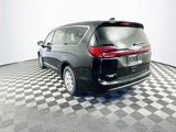 New 2025 Chrysler Pacifica Select image 6