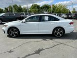 Used 2021 Volkswagen Passat 2.0T R-Line image 3