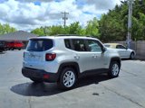 Used 2018 Jeep Renegade Latitude image 3