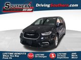 New 2025 Chrysler Pacifica Select image 1