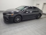 Used 2023 Toyota Camry SE image 2