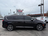 Used 2017 Chrysler Pacifica Limited image 2