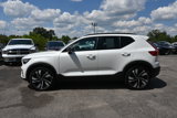 Used 2025 Volvo XC40 B5 Plus image 6