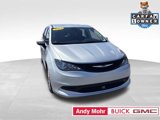 Used 2023 Chrysler Voyager LX image 4