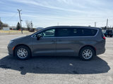 New 2025 Chrysler Pacifica Select image 4