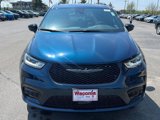 New 2025 Chrysler Pacifica Limited w/ Trailer Tow Group image 3