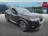 New 2025 Nissan Pathfinder Platinum image 3