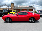 Used 2019 Dodge Challenger SXT image 2