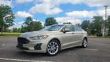 Used 2019 Ford Fusion SE image 2