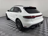 Certified 2025 Porsche Macan image 3