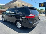 Used 2017 Toyota Sienna XLE Premium image 4