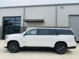 Used 2025 Cadillac Escalade ESV V image 2