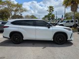 Used 2023 Toyota Highlander XSE image 4