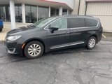 Certified 2017 Chrysler Pacifica Touring-L image 3