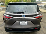 Used 2021 Toyota Sienna XLE image 6