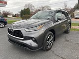 Used 2022 Toyota Highlander XLE image 3