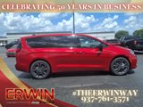 New 2026 Chrysler Pacifica Select image 2