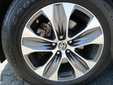 Used 2022 Toyota Highlander XLE image 2