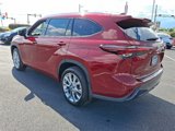 New 2025 Toyota Highlander Limited image 5