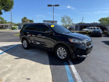 Used 2019 Kia Sorento FWD V6 image 2