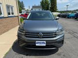 Used 2022 Volkswagen Tiguan SE image 2