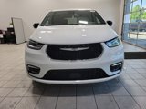 New 2025 Chrysler Pacifica Select image 2