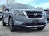New 2025 Nissan Pathfinder Platinum image 2