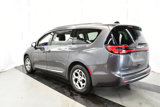 Used 2023 Chrysler Pacifica Limited image 5