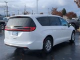 New 2025 Chrysler Pacifica Select image 5