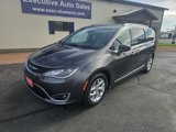 Used 2019 Chrysler Pacifica Touring-L Plus w/ Advanced Safetytec Group image 2