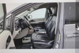 Used 2022 Chrysler Pacifica Touring-L image 5