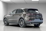 Used 2024 Porsche Cayenne image 3