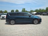 New 2025 Chrysler Pacifica Select image 2