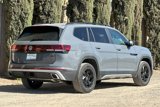 New 2025 Volkswagen Atlas Peak Edition SE image 4