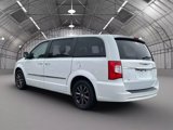 Used 2015 Chrysler Town & Country S image 3