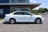 Used 2018 Volkswagen Passat 2.0T SE image 4