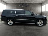 Used 2017 Cadillac Escalade ESV Luxury image 2