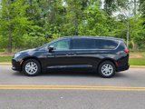 Used 2022 Chrysler Voyager LX image 3