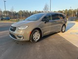 New 2025 Chrysler Pacifica Select image 2