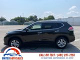 Used 2016 Nissan Rogue SV image 2