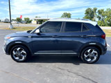 Used 2021 Hyundai Venue image 3