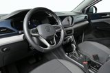 Certified 2024 Volkswagen Taos SE image 4