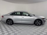 Used 2021 Volkswagen Passat 2.0T SE image 4