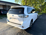 Used 2017 Toyota Sienna SE image 3