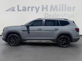 New 2025 Volkswagen Atlas Peak Edition SE image 3