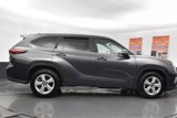 Used 2023 Toyota Highlander LE image 4