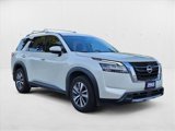 Used 2024 Nissan Pathfinder SL image 3
