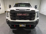 Used 2024 GMC Sierra 2500 AT4X image 2