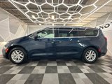 Used 2023 Chrysler Pacifica Touring-L image 3