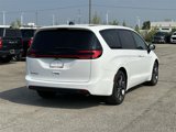 New 2026 Chrysler Pacifica Select image 3